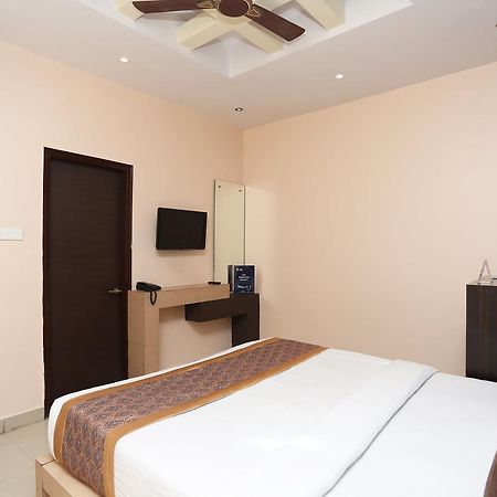 Oyo 11596 Sanjay Guest House Kanpur Exterior photo