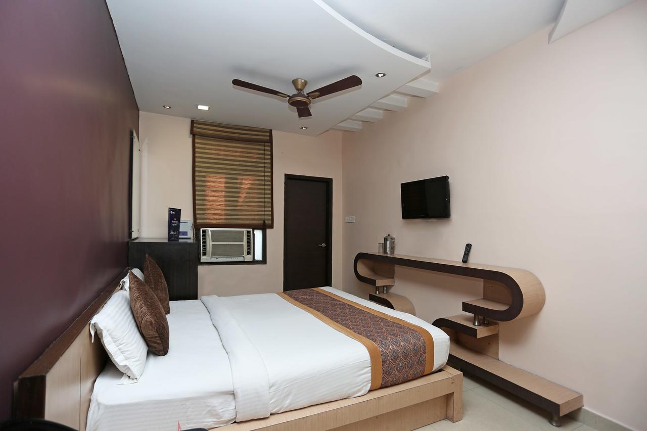 Oyo 11596 Sanjay Guest House Kanpur Exterior photo