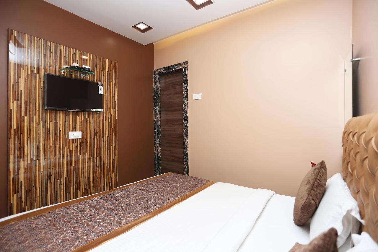 Oyo 11596 Sanjay Guest House Kanpur Exterior photo